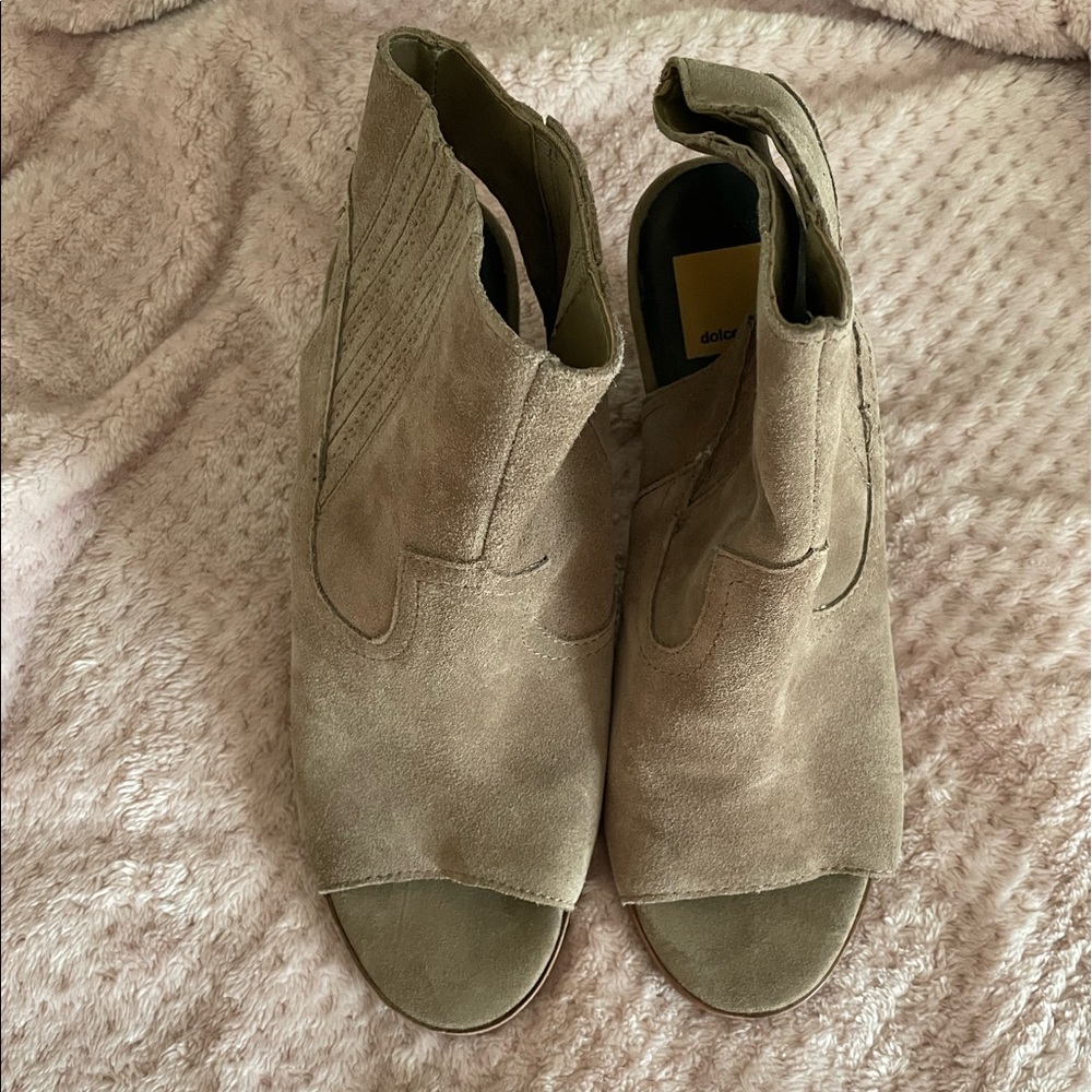 Dolce Vita Padma Dark Taupe Suede Pump